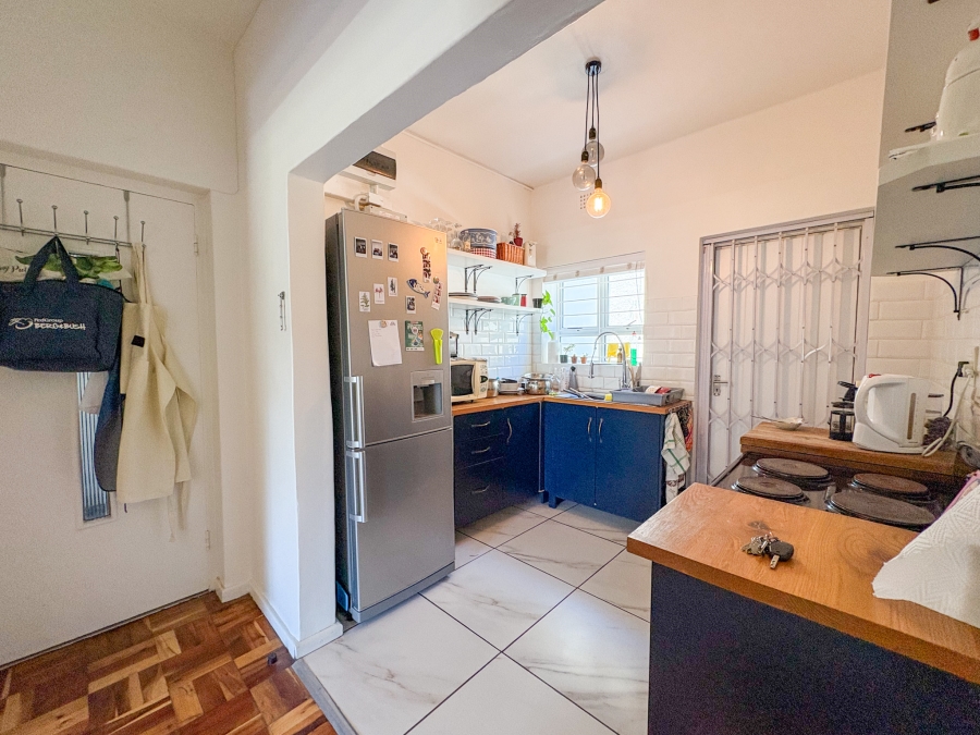 2 Bedroom Property for Sale in Vredehoek Western Cape